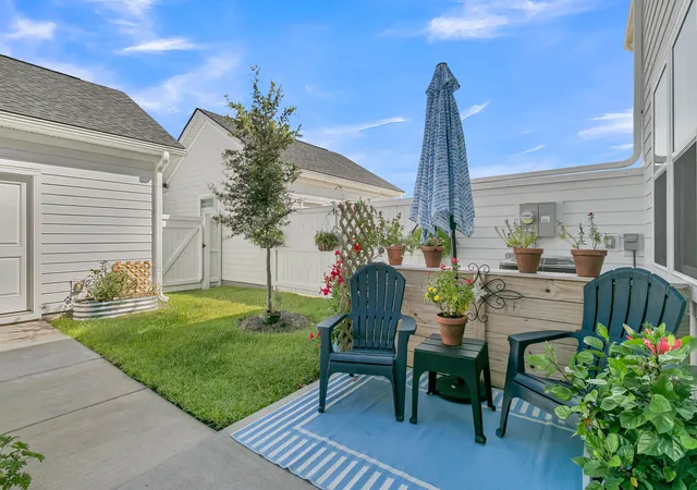 Photo 2 of Townhouse for sale at 766 Blueway Ave, Summerville, SC 29486 | MLS# 26025203 | Listing updated on 2026-09-10