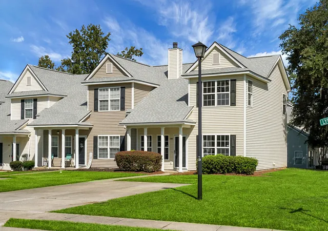 Photo 2 of Townhouse for sale at 100 Lynches River Dr, Summerville, SC 29485 | MLS# 26025457 | Listing updated on 2026-10-02
