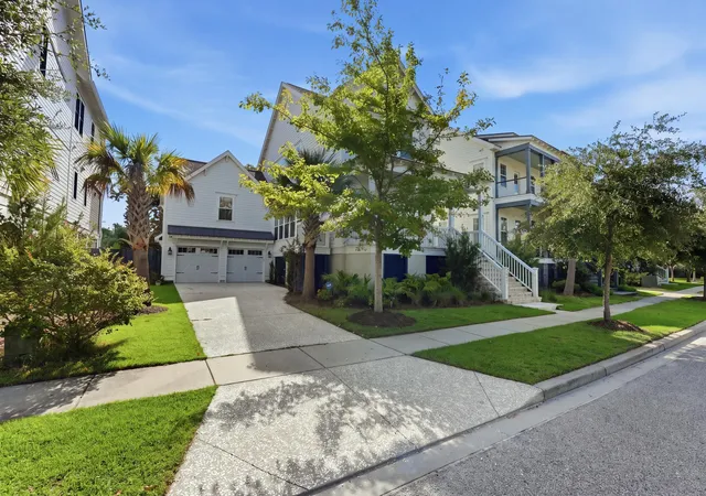 Photo 2 of Single family home for sale at 1675 Pierce St, Daniel Island, SC 29492 | MLS# 26025286 | Listing updated on 2026-09-18
