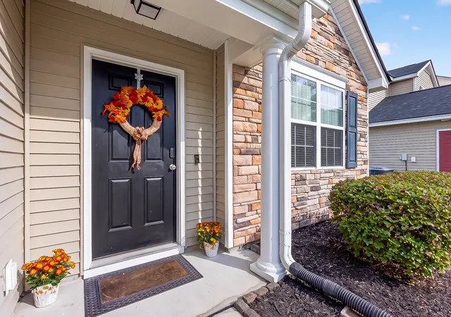 Photo 2 of Single family home for sale at 305 Deep River Rd, Summerville, SC 29486 | MLS# 26027183 | Listing updated on 2026-10-09