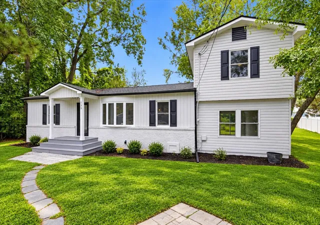 Photo 3 of Single family home for sale at 133 Stephanie, Summerville, SC 29483 | MLS# 26027979 | Listing updated on 2026-10-21