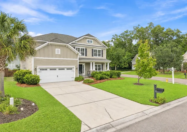 Photo 3 of Single family home for sale at 125 Hanging Moss Rd, Summerville, SC 29485 | MLS# 26026441 | Listing updated on 2026-10-24