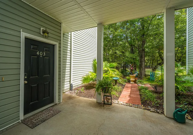 Photo 3 of Townhouse for sale at 403 S Elgin Ct, Charleston, SC 29414 | MLS# 26024981 | Listing updated on 2026-09-10
