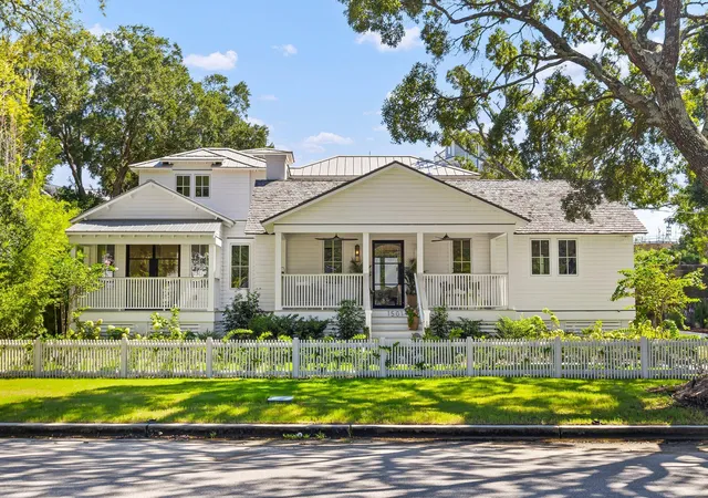 Photo 1 of Single family home for sale at 1501 Middle St, Sullivans Island, SC 29482 | MLS# 26025140 | Listing updated on 2026-09-08