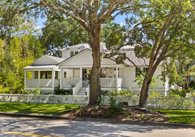 Photo 2 of Single family home for sale at 1501 Middle St, Sullivans Island, SC 29482 | MLS# 26025140 | Listing updated on 2026-09-08