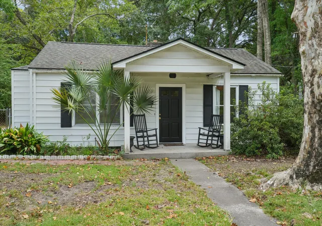 Photo 4 of Single family home for sale at 26 Anita Dr, Charleston, SC 29407 | MLS# 26025495 | Listing updated on 2026-09-17