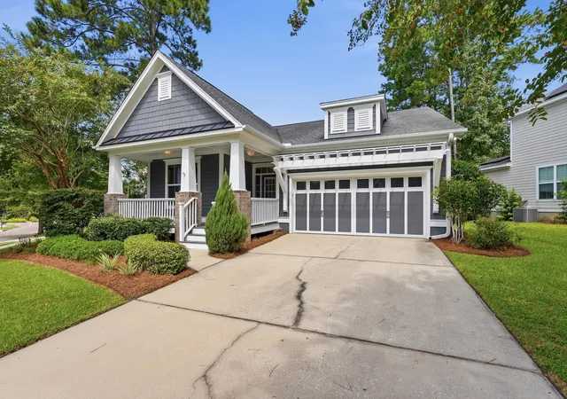 Photo 3 of Single family home for sale at 403 Brick Kiln Dr, Summerville, SC 29483 | MLS# 26025502 | Listing updated on 2026-09-11