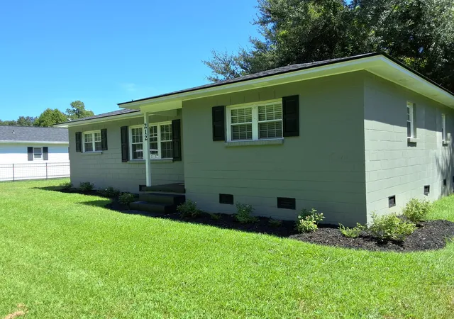 Photo 3 of Single family home for sale at 212 Rifle Ln, Moncks Corner, SC 29461 | MLS# 26024744 | Listing updated on 2026-09-17