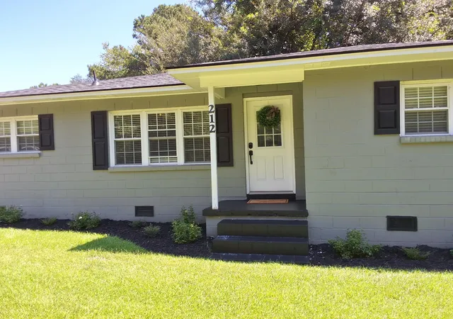 Photo 3 of Single family home for sale at 212 Rifle Ln, Moncks Corner, SC 29461 | MLS# 26024744 | Listing updated on 2026-09-17