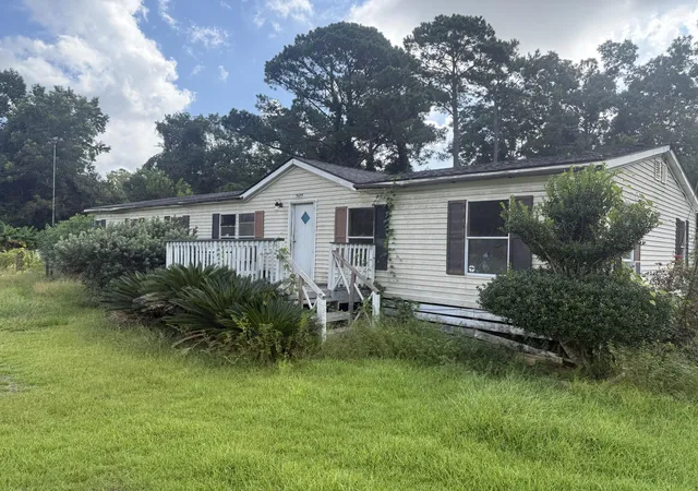 Photo 3 of Manufactured home for sale at 1460 Ochella Crk Ct, Edisto Island, SC 29438 | MLS# 26026979 | Listing updated on 2026-10-01