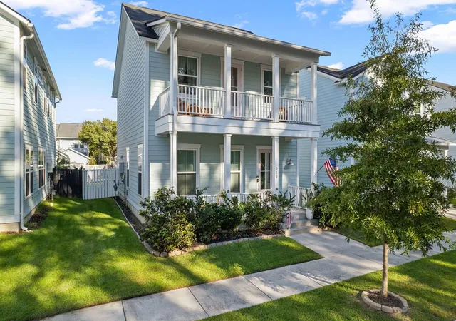 Photo 3 of Single family home for sale at 210 W Respite Ln, Summerville, SC 29483 | MLS# 26025712 | Listing updated on 2026-10-22