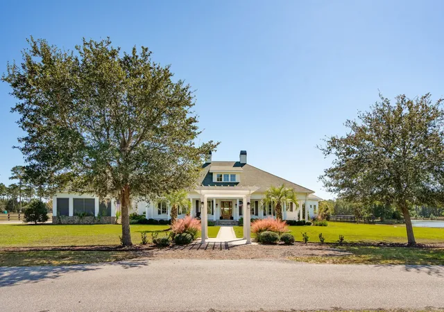 Photo 2 of Single family home for sale at 105 Fox And Hound, Ravenel, SC 29470 | MLS# 26025645 | Listing updated on 2026-09-16