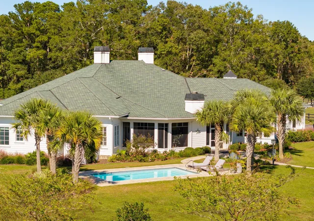 Photo 4 of Single family home for sale at 105 Fox And Hound, Ravenel, SC 29470 | MLS# 26025645 | Listing updated on 2026-09-16