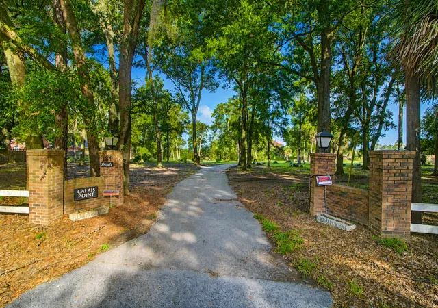 Photo 2 of Land for sale at 121 Calais Pointe, Charleston, SC 29492 | MLS# 26023981 | Listing updated on 2026-09-02