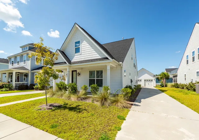Photo 1 of Single family home for sale at 111 Hewitt St, Summerville, SC 29486 | MLS# 26026110 | Listing updated on 2026-09-22