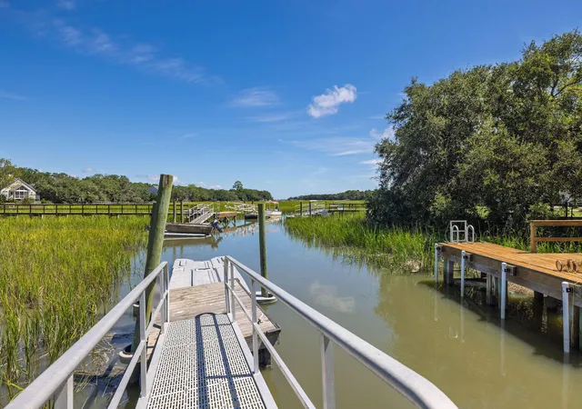 Photo 3 of Single family home for sale at 1185 Crab Walk, Charleston, SC 29412 | MLS# 26025137 | Listing updated on 2026-09-18