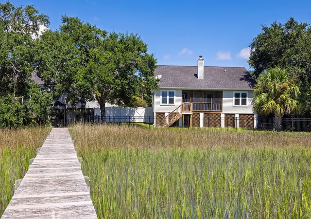 Photo 3 of Single family home for sale at 1185 Crab Walk, Charleston, SC 29412 | MLS# 26025137 | Listing updated on 2026-09-18