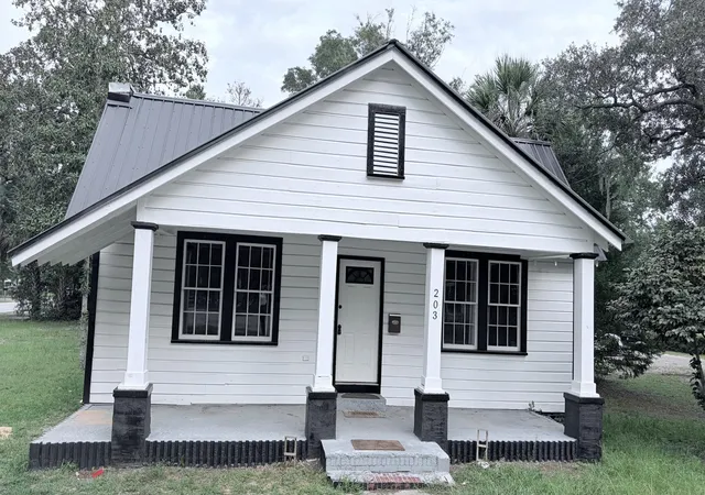 Photo 1 of Single family home for sale at 203 Padgett Loop, Walterboro, SC 29488 | MLS# 26026483 | Listing updated on 2026-09-23