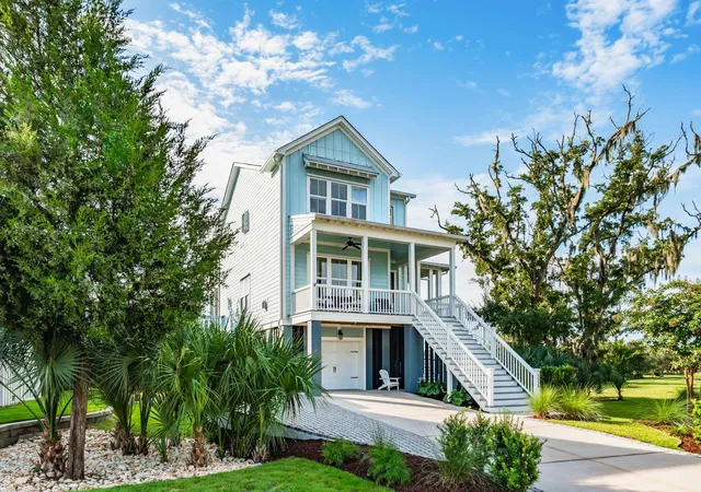 Photo 3 of Single family home for sale at 1538 Menhaden Ln, Mount Pleasant, SC 29466 | MLS# 26024870 | Listing updated on 2026-09-10