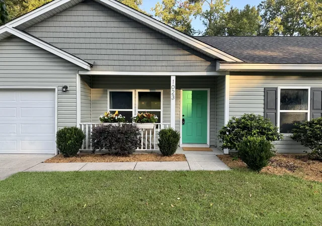 Photo 1 of Single family home for sale at 1023 Nottingham Dr, Charleston, SC 29407 | MLS# 26024860 | Listing updated on 2026-09-16