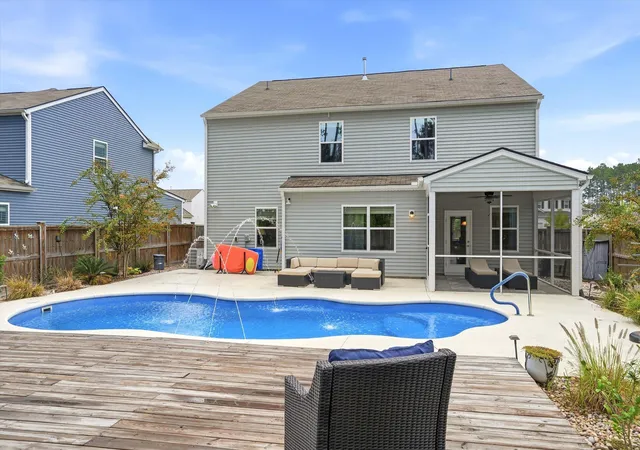 Photo 2 of Single family home for sale at 213 Shadybrook Dr, Summerville, SC 29486 | MLS# 26027603 | Listing updated on 2026-10-23