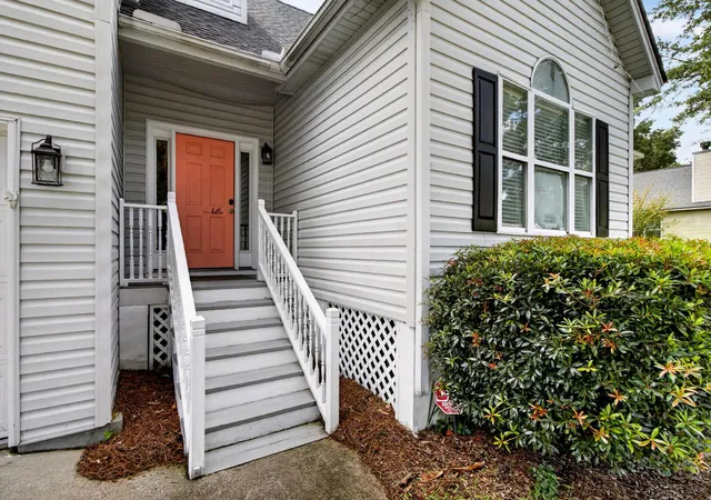 Photo 3 of Single family home for sale at 2111 Razorback Ln, Charleston, SC 29414 | MLS# 26024841 | Listing updated on 2026-09-30