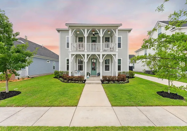 Photo 1 of Single family home for sale at 105 Rum Neck St, Summerville, SC 29486 | MLS# 26027302 | Listing updated on 2026-10-13