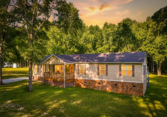 Photo 2 of Single family home for sale at 1222 Birch Dr, Summerton, SC 29148 | MLS# 26024962 | Listing updated on 2026-10-03
