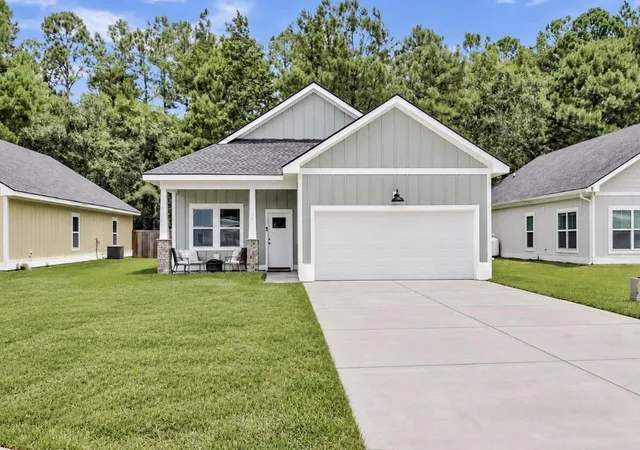 Photo 1 of Single family home for sale at 161 Brightwood Dr, Huger, SC 29450 | MLS# 26025418 | Listing updated on 2026-10-08