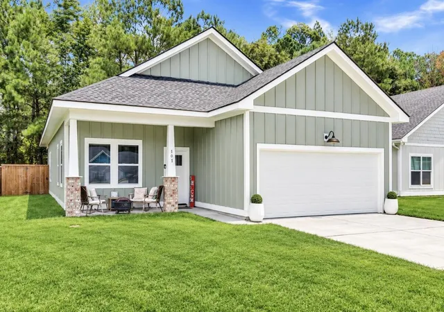 Photo 2 of Single family home for sale at 161 Brightwood Dr, Huger, SC 29450 | MLS# 26025418 | Listing updated on 2026-10-08