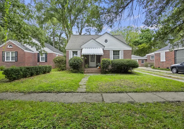Photo 1 of Single family home for sale at 54 Yeadon Ave, Charleston, SC 29407 | MLS# 26027220 | Listing updated on 2026-10-07