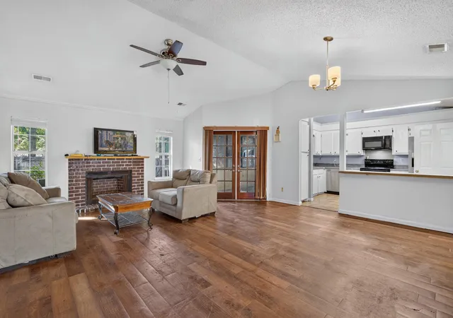 Photo 3 of Single family home for sale at 121 Paddock Way, Summerville, SC 29486 | MLS# 26029454 | Listing updated on 2026-10-29