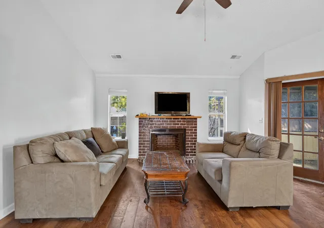 Photo 4 of Single family home for sale at 121 Paddock Way, Summerville, SC 29486 | MLS# 26029454 | Listing updated on 2026-10-29