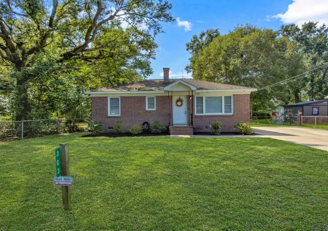 Photo 2 of Single family home for sale at 303 Mary Scott Dr, Goose Creek, SC 29445 | MLS# 26025018 | Listing updated on 2026-09-04
