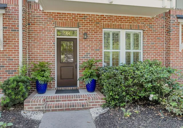 Photo 4 of Townhouse for sale at 98 Vincent Dr, Mount Pleasant, SC 29464 | MLS# 26025132 | Listing updated on 2026-10-20