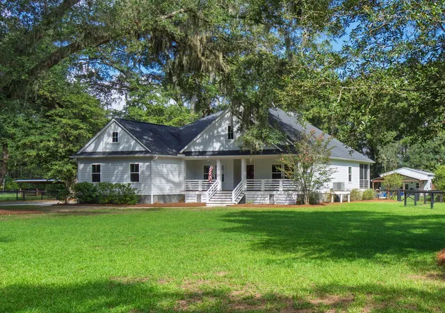 Photo 1 of Single family home for sale at 7836 Louis Berry Ln, Edisto Island, SC 29438 | MLS# 26025068 | Listing updated on 2026-09-10