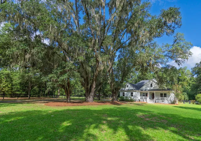Photo 2 of Single family home for sale at 7836 Louis Berry Ln, Edisto Island, SC 29438 | MLS# 26025068 | Listing updated on 2026-09-10