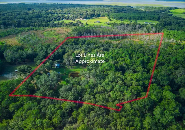 Photo 3 of Single family home for sale at 7836 Louis Berry Ln, Edisto Island, SC 29438 | MLS# 26025068 | Listing updated on 2026-09-10