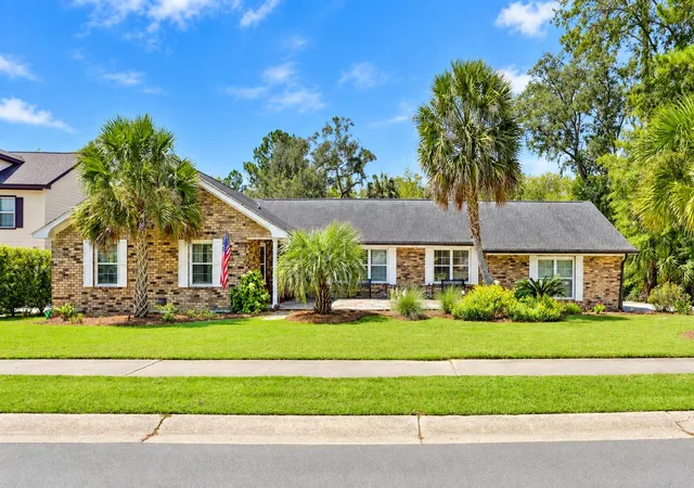 Photo 1 of Single family home for sale at 2204 Forest Lakes Blvd, Charleston, SC 29414 | MLS# 26026490 | Listing updated on 2026-10-24