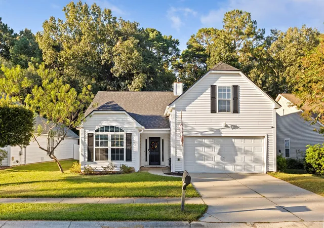 Photo 1 of Single family home for sale at 1572 Wellesley Cir, Mount Pleasant, SC 29466 | MLS# 26027200 | Listing updated on 2026-10-28