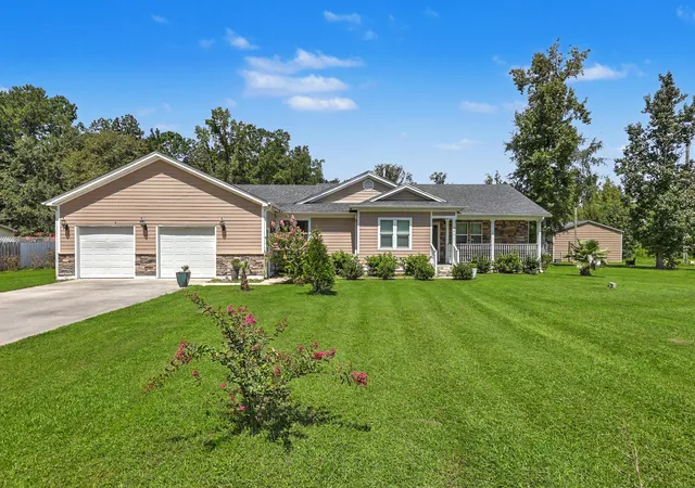 Photo 1 of Single family home for sale at 320 Harry Ln, Moncks Corner, SC 29461 | MLS# 26025670 | Listing updated on 2026-10-26