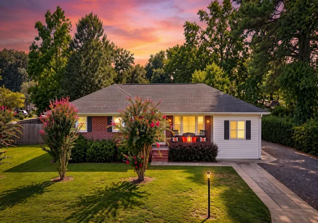 Photo 1 of Single family home for sale at 2729 Mona Ave, Charleston, SC 29414 | MLS# 26026000 | Listing updated on 2026-10-29