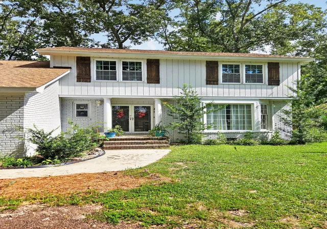 Photo 1 of Single family home for sale at 309 Fairington Dr, Summerville, SC 29485 | MLS# 26026387 | Listing updated on 2026-09-22