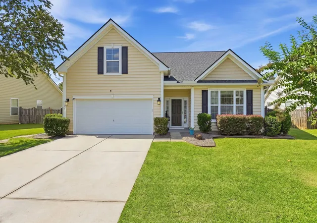 Photo 2 of Single family home for sale at 107 Turtle Bay Ct, Summerville, SC 29483 | MLS# 26026052 | Listing updated on 2026-09-19