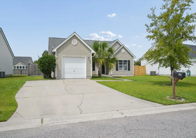 Photo 2 of Single family home for sale at 109 Dovetail Cir, Summerville, SC 29483 | MLS# 26025615 | Listing updated on 2026-09-16