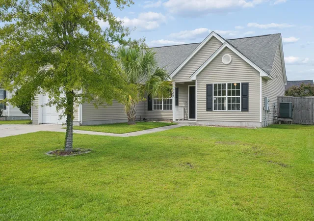 Photo 3 of Single family home for sale at 109 Dovetail Cir, Summerville, SC 29483 | MLS# 26025615 | Listing updated on 2026-09-16