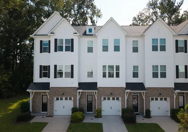 Photo 2 of Townhouse for sale at 5200 New Palm Ct, Summerville, SC 29485 | MLS# 26025681 | Listing updated on 2026-09-30