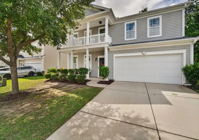 Photo 2 of Single family home for sale at 170 Pavilion St, Summerville, SC 29483 | MLS# 26025886 | Listing updated on 2026-10-14