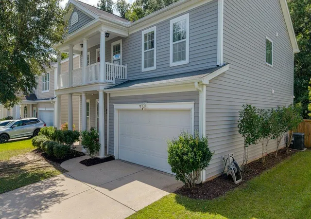 Photo 3 of Single family home for sale at 170 Pavilion St, Summerville, SC 29483 | MLS# 26025886 | Listing updated on 2026-10-14