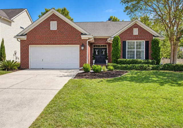 Photo 1 of Single family home for sale at 1520 Clarendon Way, Mount Pleasant, SC 29466 | MLS# 26027387 | Listing updated on 2026-10-16